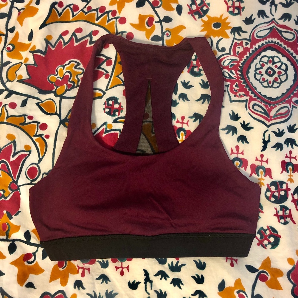 lululemon invigorate bra size 4